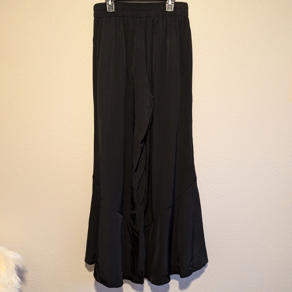 Mia Joy by Joyfolie Leeanne Flare Pants in Black - Picture 2 of 7